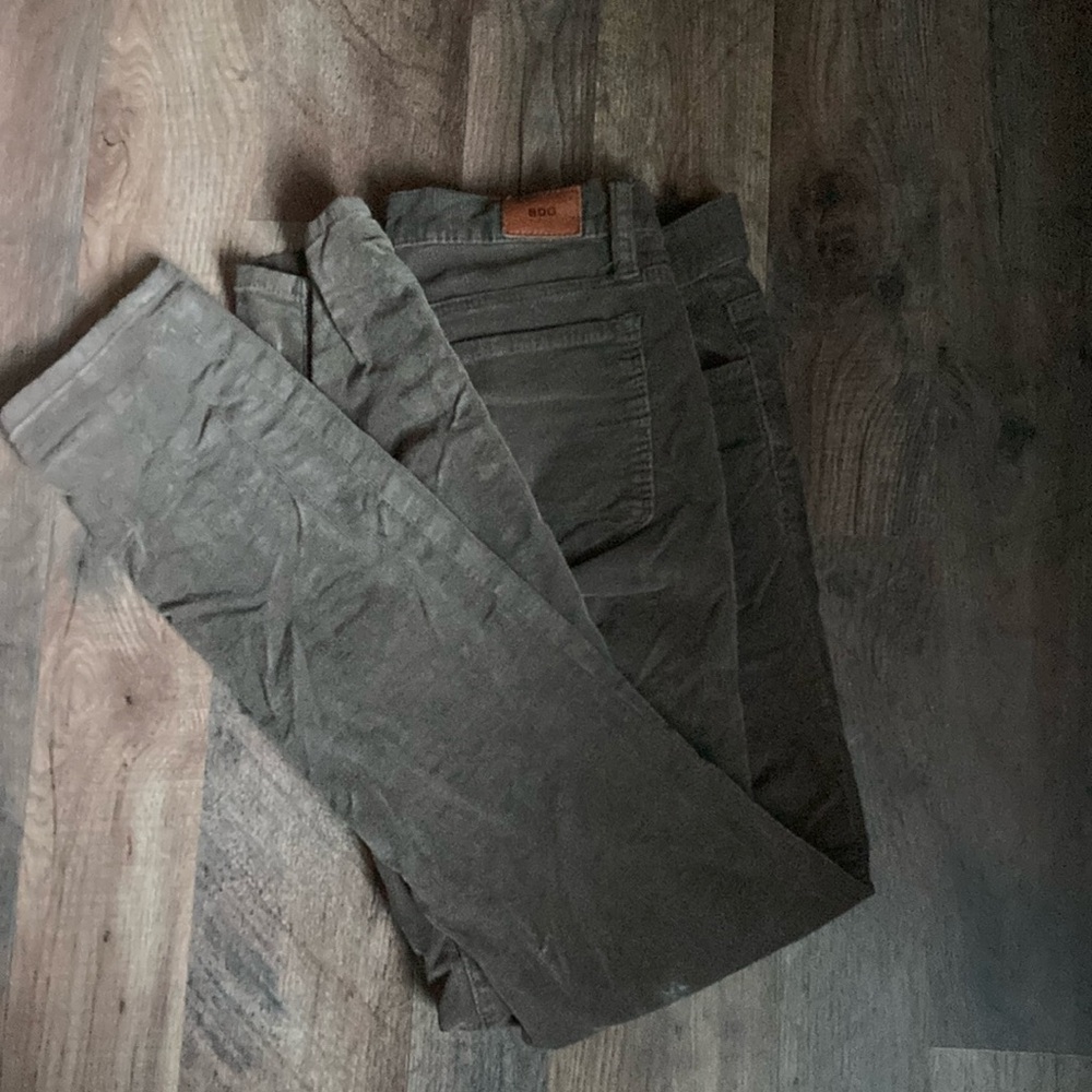 6 for $20 BDG Womens 29 by 30 cigarette corduroy pants. These are adorable